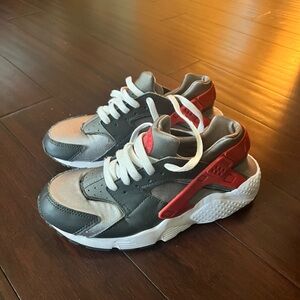 Nike Huarache sneakers EUC